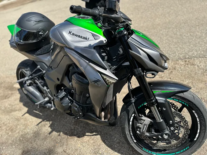 Mirror Polish Paint Restoration